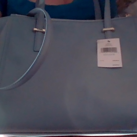 Kate Spade Clutch with Removable Strap. - Picture 3 of 8